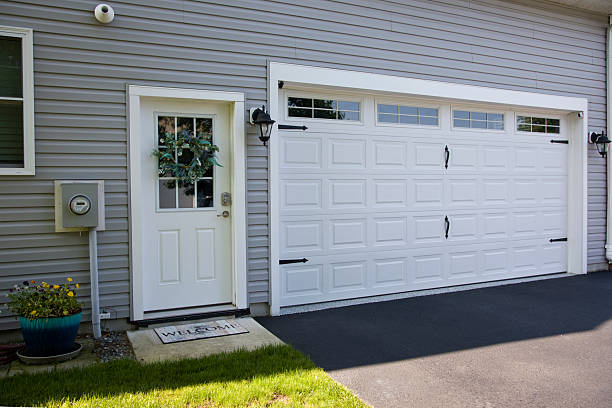 24/7 Emergency Garage Door Panel Replacement experts in McComb, MS
